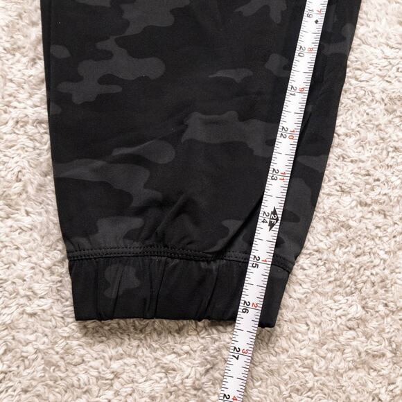 Fabletics The One High Waisted Performance Jogger Tonal Camo Womens Size M NWOT - Picture 6 of 12